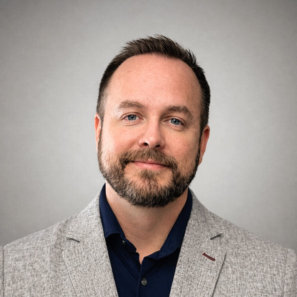 Robby Davis Headshot